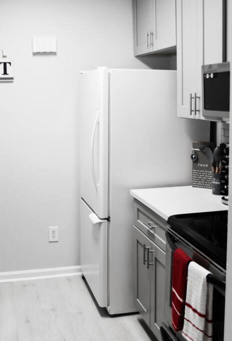 Serene Condo W/ Led Lights In Heart Of Raleigh Extérieur photo
